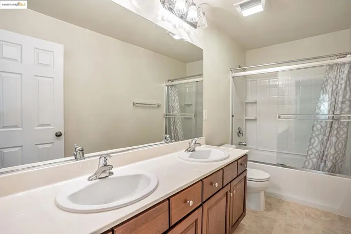 1319 Teal Hollow Dr, Yuba City, California 95993