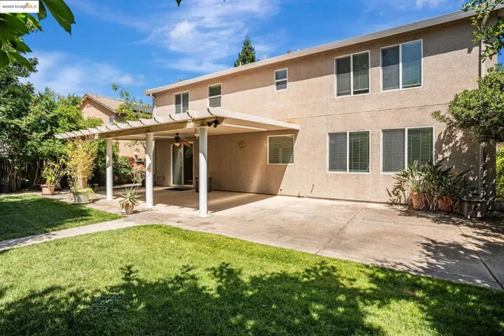 1319 Teal Hollow Dr, Yuba City, California 95993