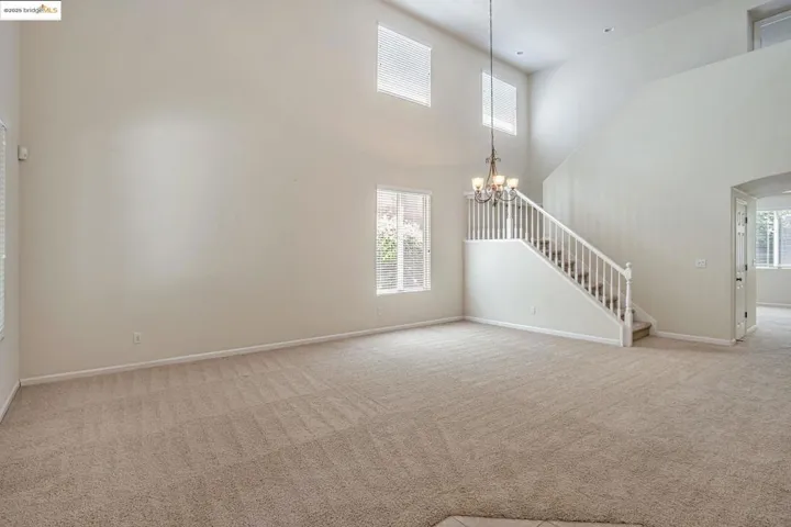 1319 Teal Hollow Dr, Yuba City, California 95993