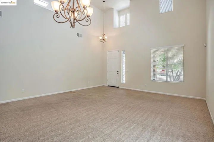 1319 Teal Hollow Dr, Yuba City, California 95993