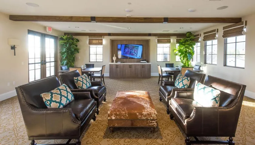 46-web-or-mls-Signature_PGA_West_1215_00