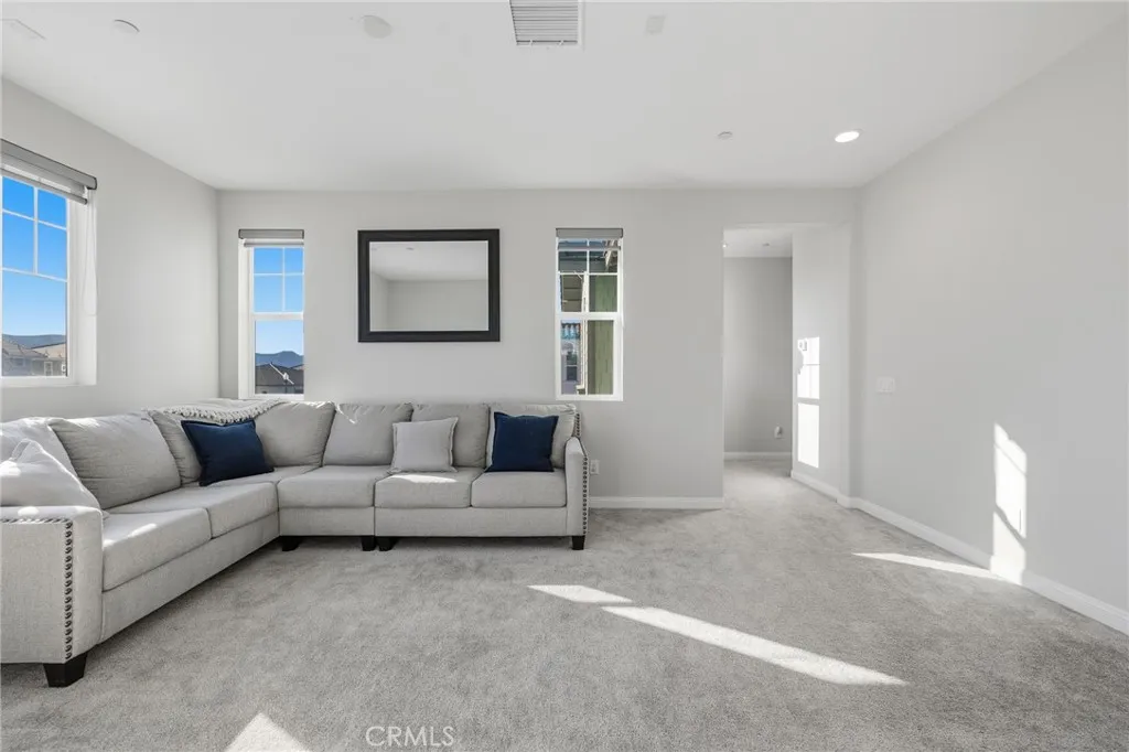 369 Rose, Fillmore, California 93015 home-pic-11
