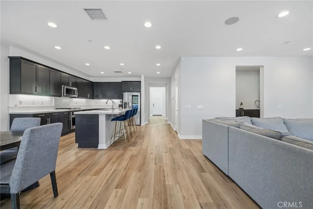 369 Rose, Fillmore, California 93015 home-pic-8