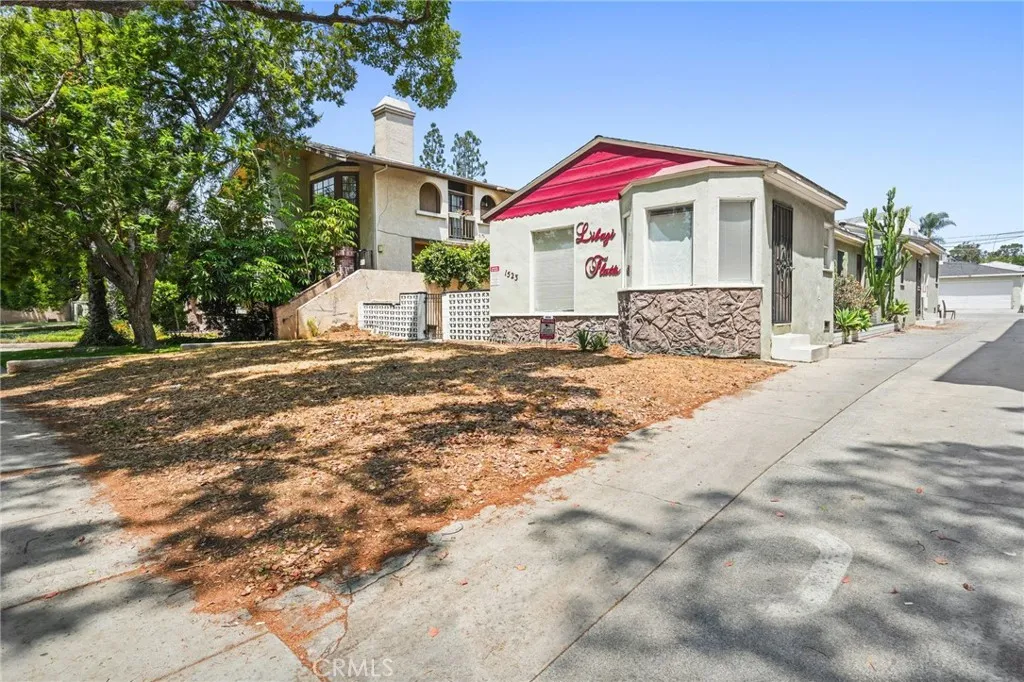 1523 Rock Glen Avenue, Glendale, California 91205 home-pic-3