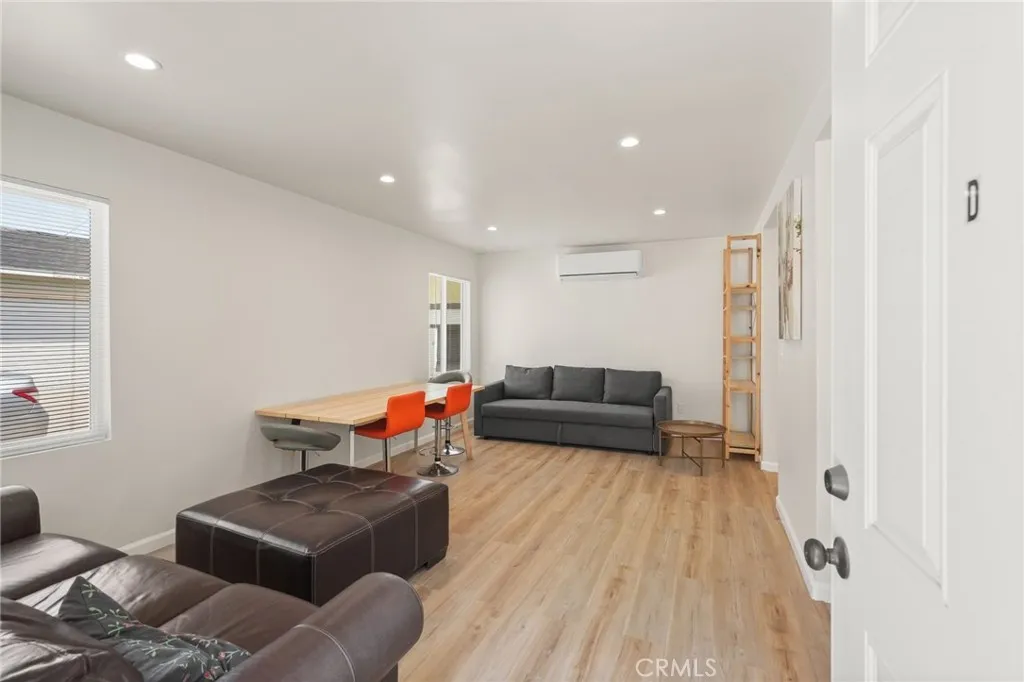 1523 Rock Glen Avenue, Glendale, California 91205 home-pic-4
