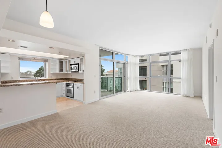 13700 Marina Pointe Drive 517, Marina Del Rey, California 90292