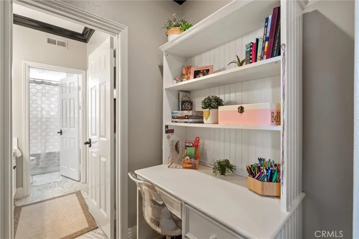 Vanity nook