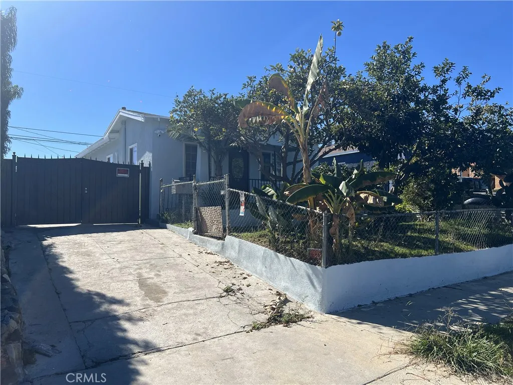 1612 W 71st, Los Angeles, California 90047 home-pic-1