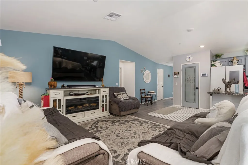 11461 Charlotte, Adelanto, California 92301 home-pic-20
