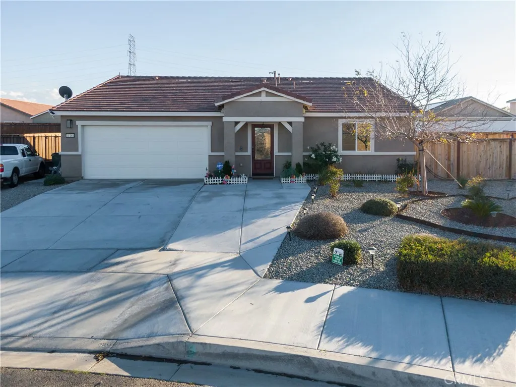 11461 Charlotte, Adelanto, California 92301 home-pic-4