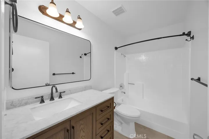 1247 Bridgeport, Corona, California 92882