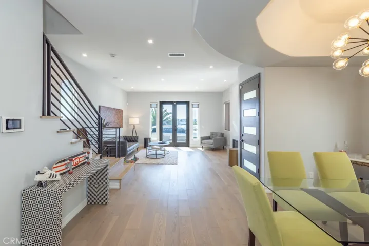 831 Frankfort Avenue, Huntington Beach, California 92648