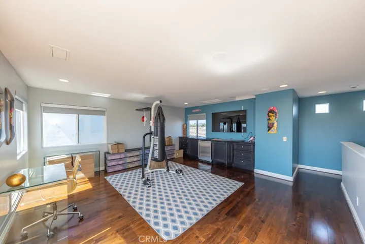 831 Frankfort Avenue, Huntington Beach, California 92648