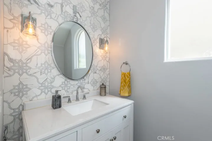 831 Frankfort Avenue, Huntington Beach, California 92648