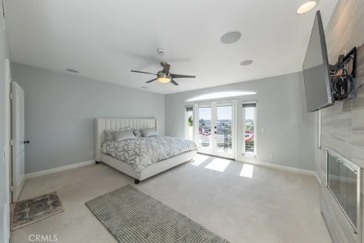 831 Frankfort Avenue, Huntington Beach, California 92648