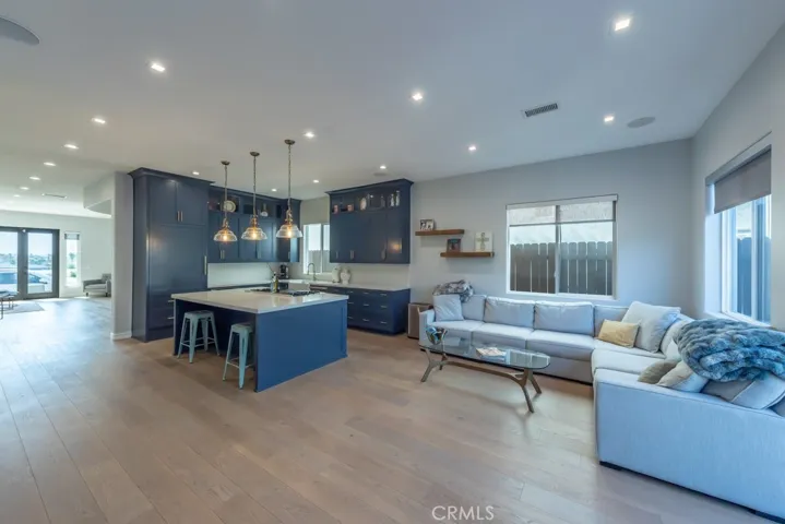 831 Frankfort Avenue, Huntington Beach, California 92648