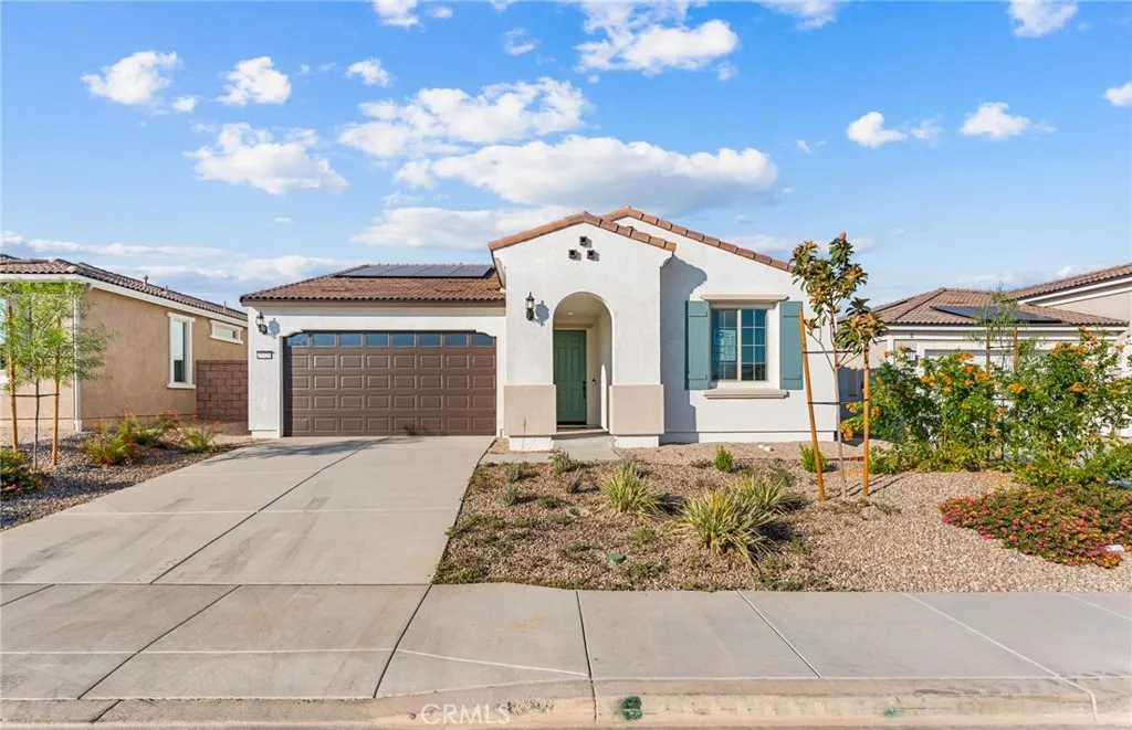 25328 Violane Drive, Menifee, California 92585 home-pic-1