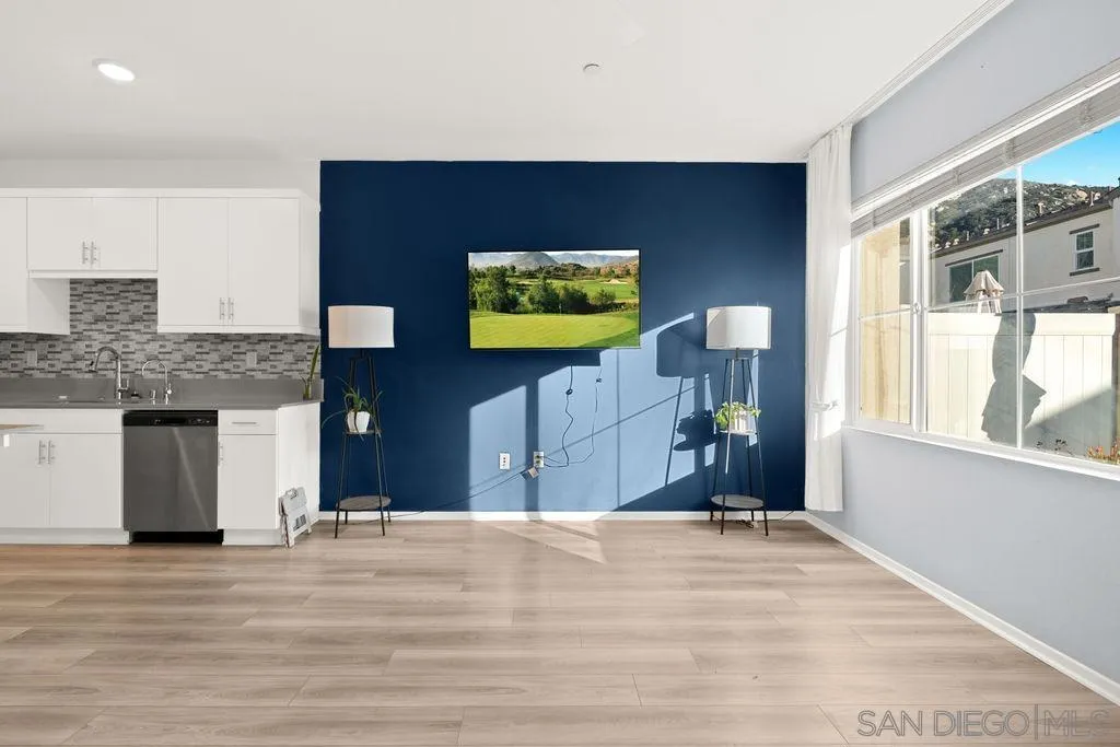 347 Sweet Pl, Fallbrook, California 92028 home-pic-20