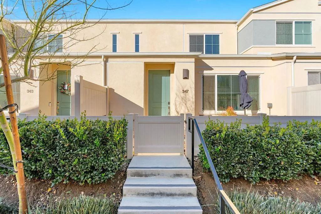 347 Sweet Pl, Fallbrook, California 92028 home-pic-1