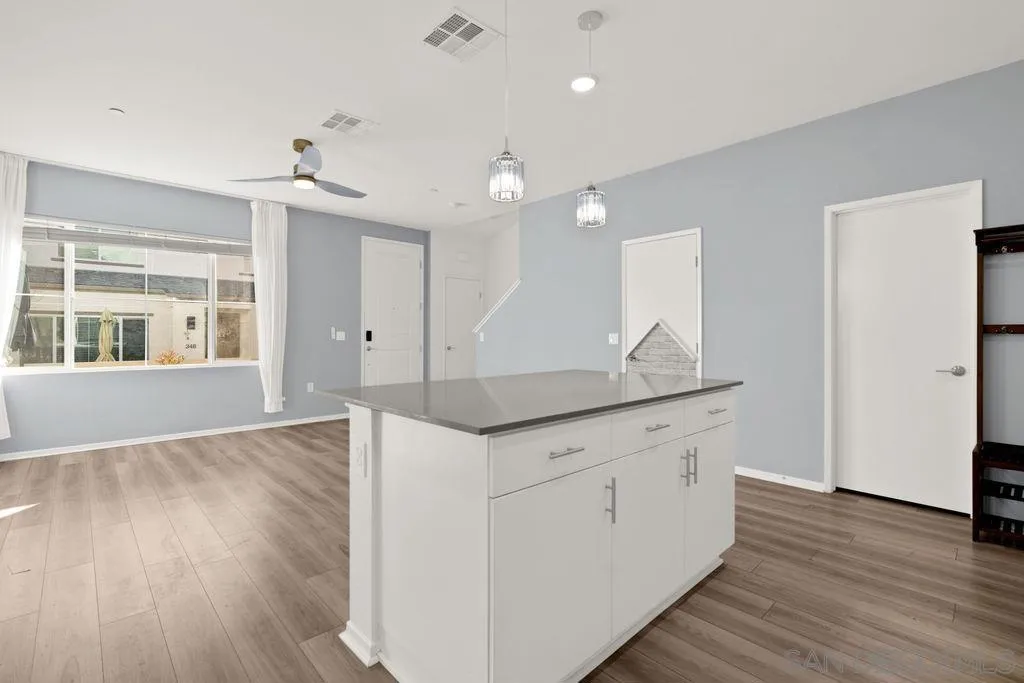 347 Sweet Pl, Fallbrook, California 92028 home-pic-22