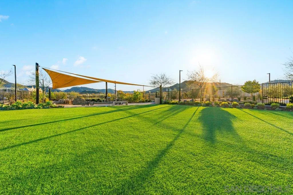 347 Sweet Pl, Fallbrook, California 92028 home-pic-6