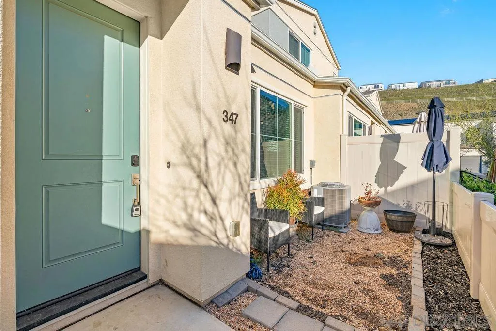 347 Sweet Pl, Fallbrook, California 92028 home-pic-2