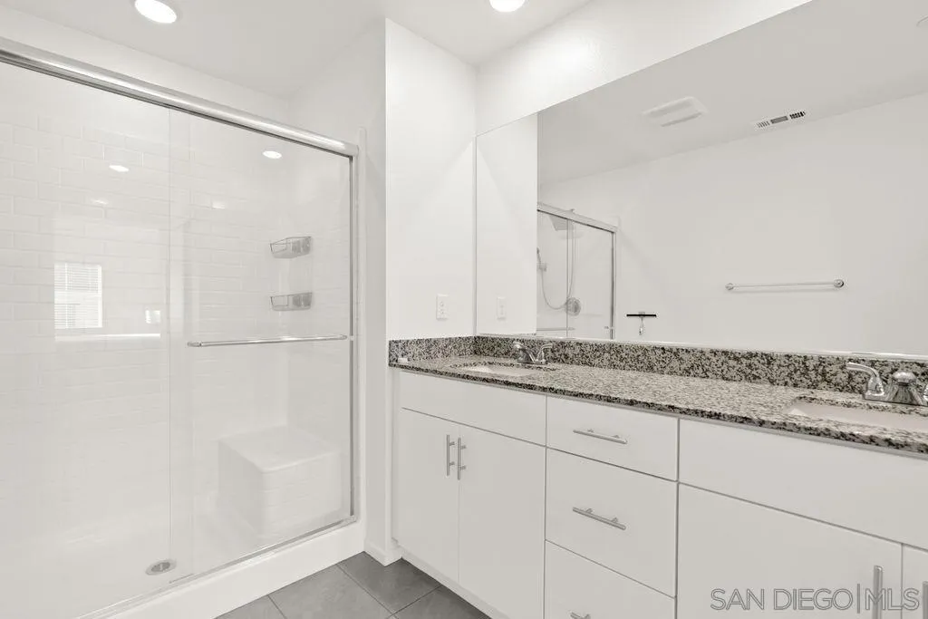 347 Sweet Pl, Fallbrook, California 92028 home-pic-7