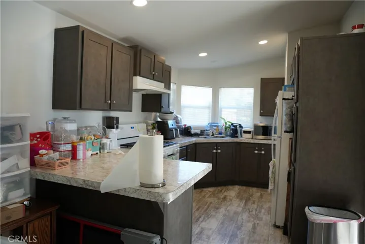 Spacious Kitchen with pantry