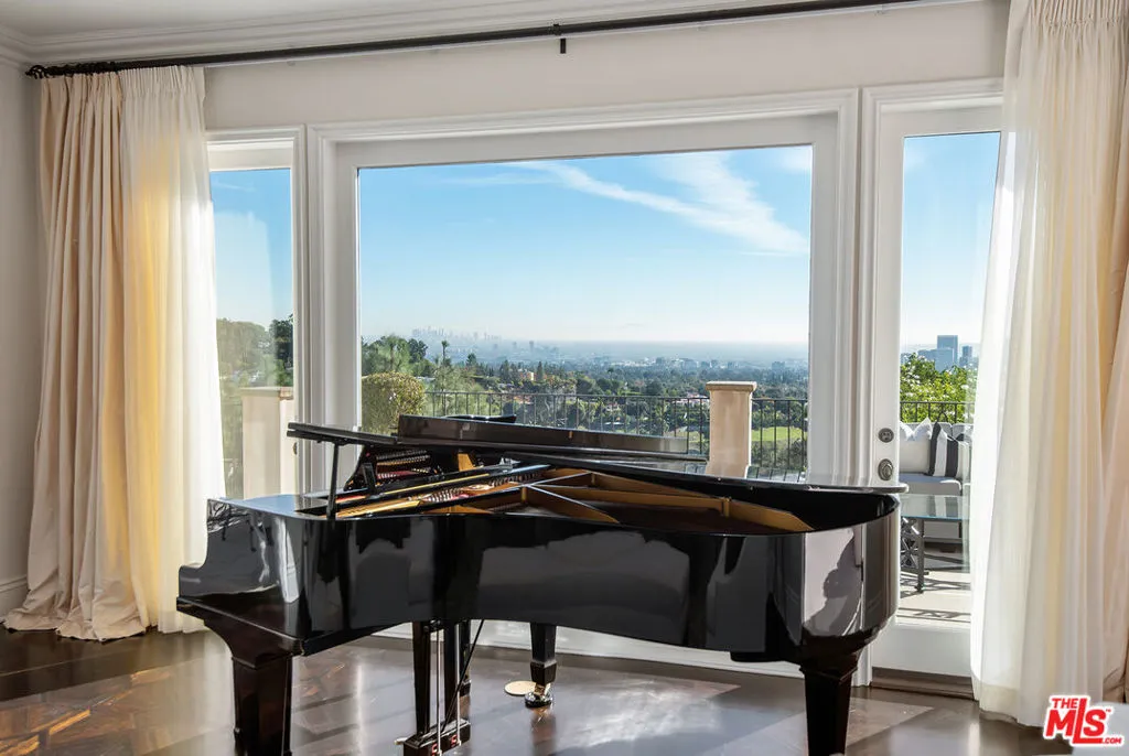 980 Stradella Road, Los Angeles, California 90077 — photo 5