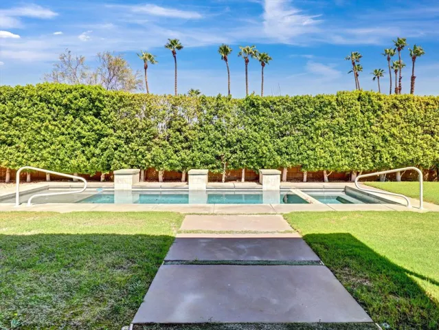 56-1702 Sienna Ct-56