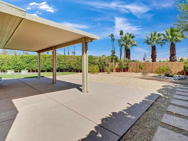 51-1702 Sienna Ct-51