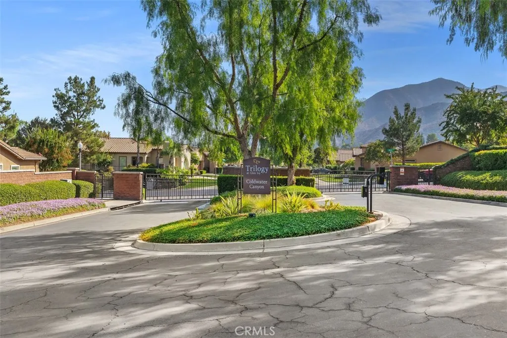 9301 Hughes Drive, Corona, California 92883 home-pic-27
