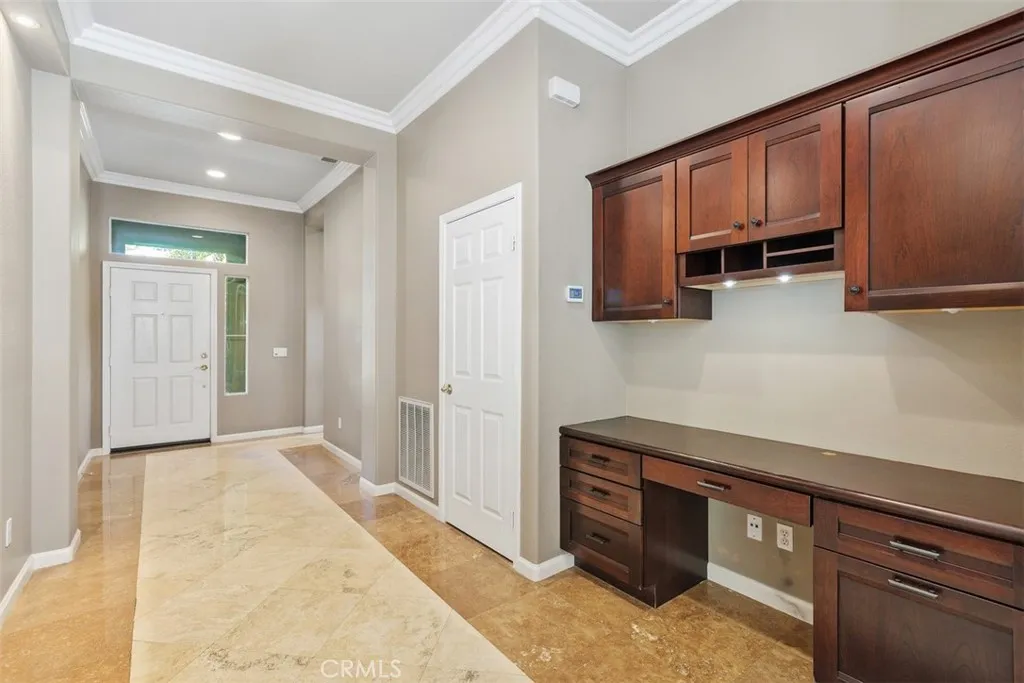 9301 Hughes Drive, Corona, California 92883 home-pic-12