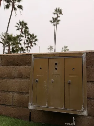 #A is the front unit of 3 in this tri-plex on the beach.