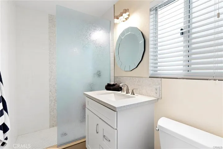 Secondary hall bath, nicely remodeled.