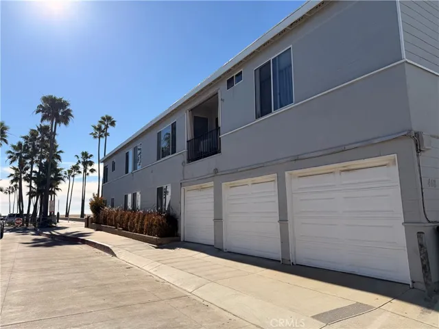 Includes a 1-car garage.