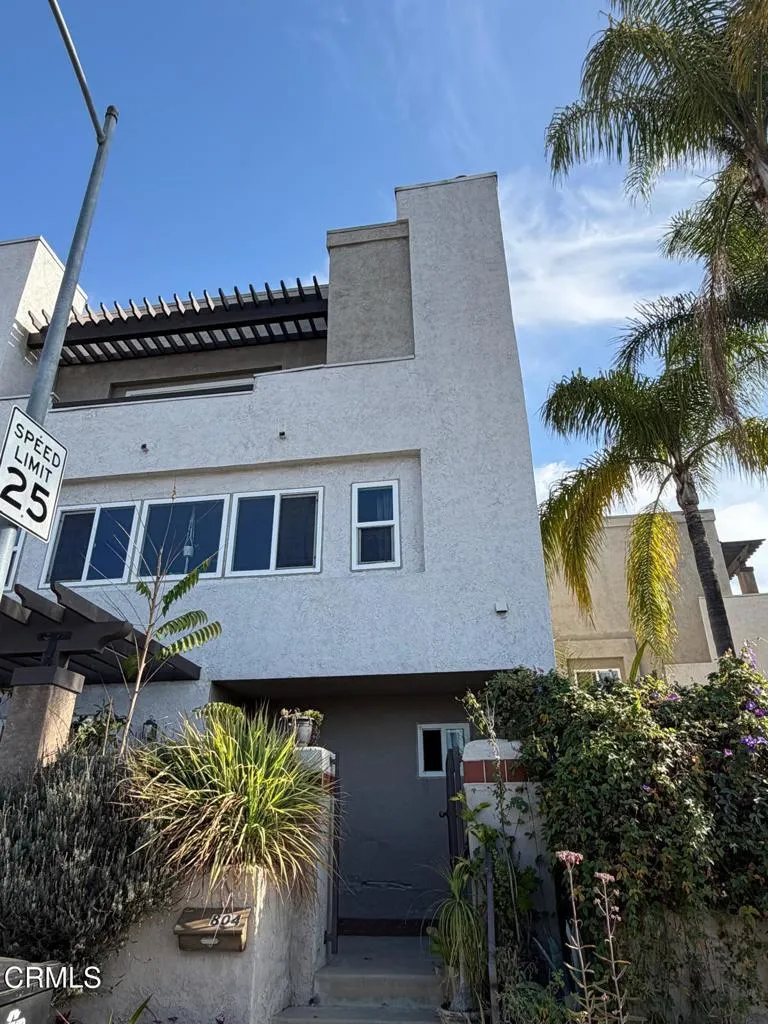 804 N Kenilworth Avenue, Glendale, California 91203 home-pic-1
