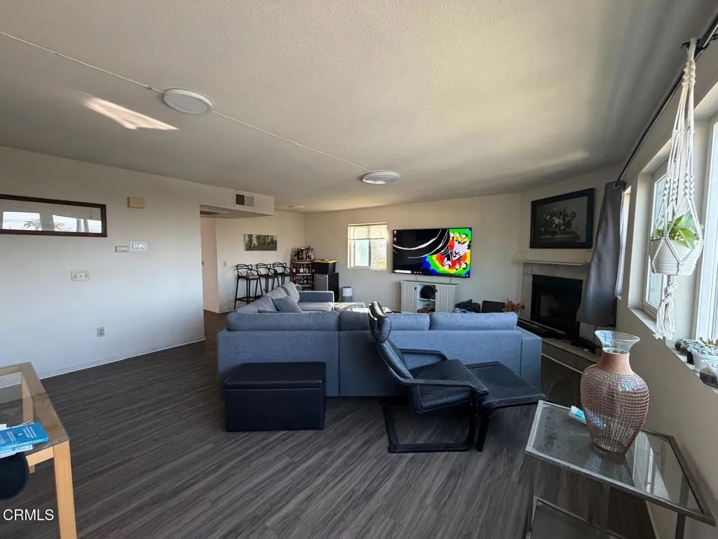 804 N Kenilworth Avenue, Glendale, California 91203 home-pic-2