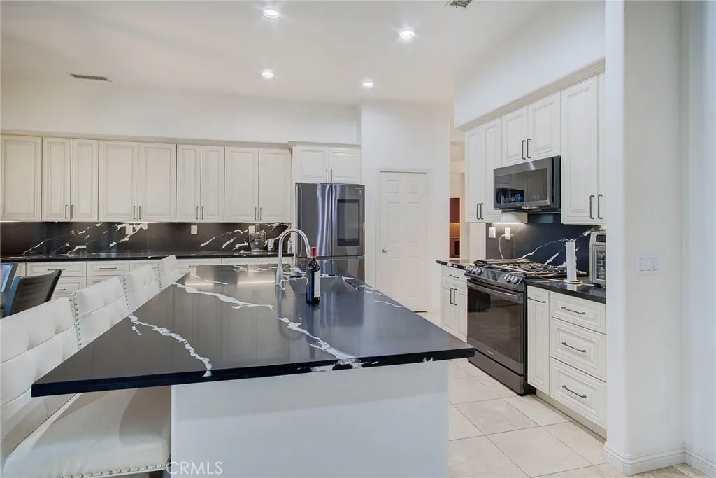 18120 Gentian Avenue, Riverside, California 92508 home-pic-32
