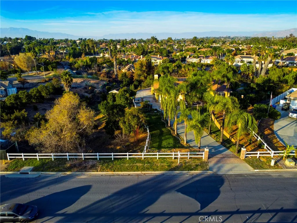 18120 Gentian Avenue, Riverside, California 92508 home-pic-20