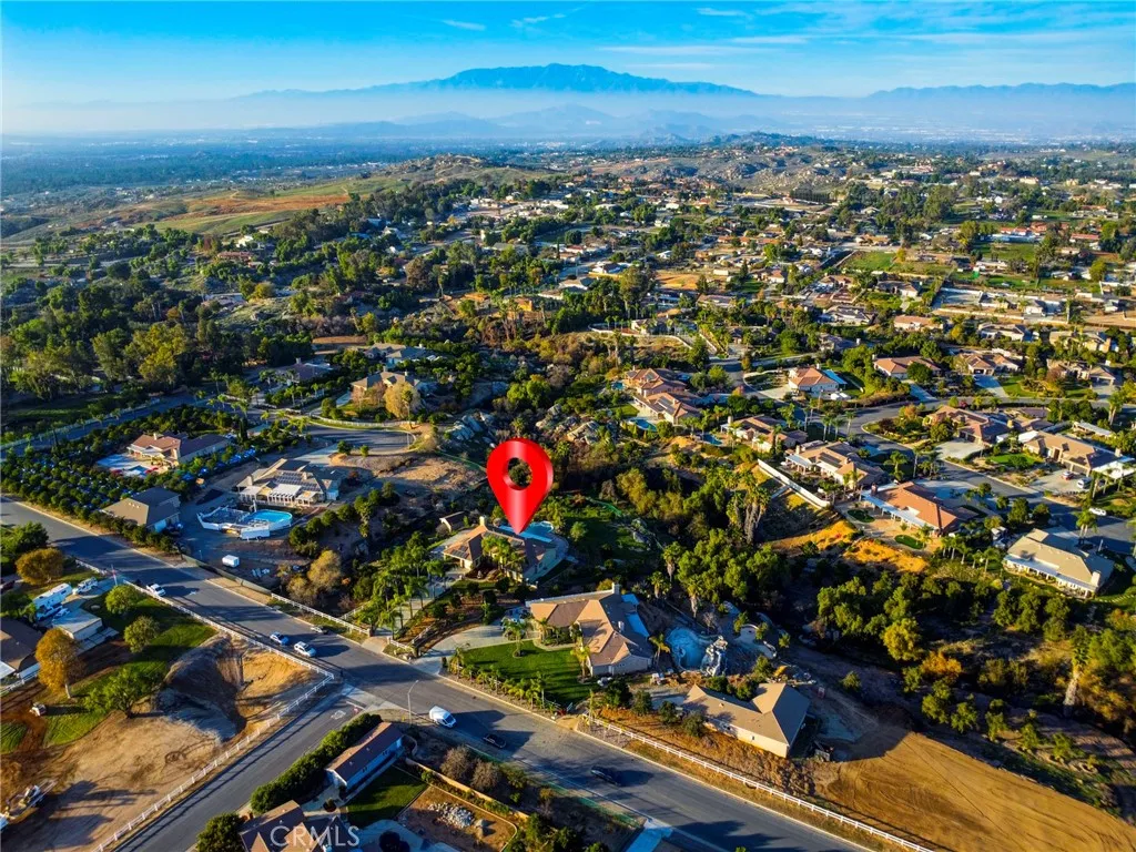 18120 Gentian Avenue, Riverside, California 92508 home-pic-16