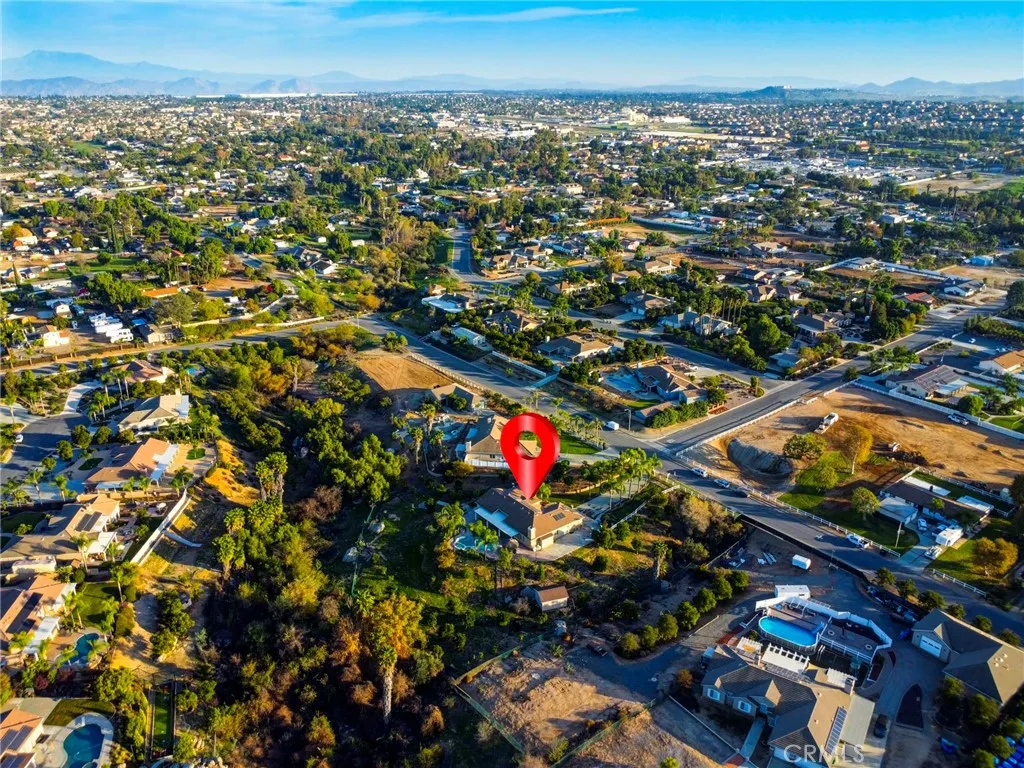 18120 Gentian Avenue, Riverside, California 92508 home-pic-18
