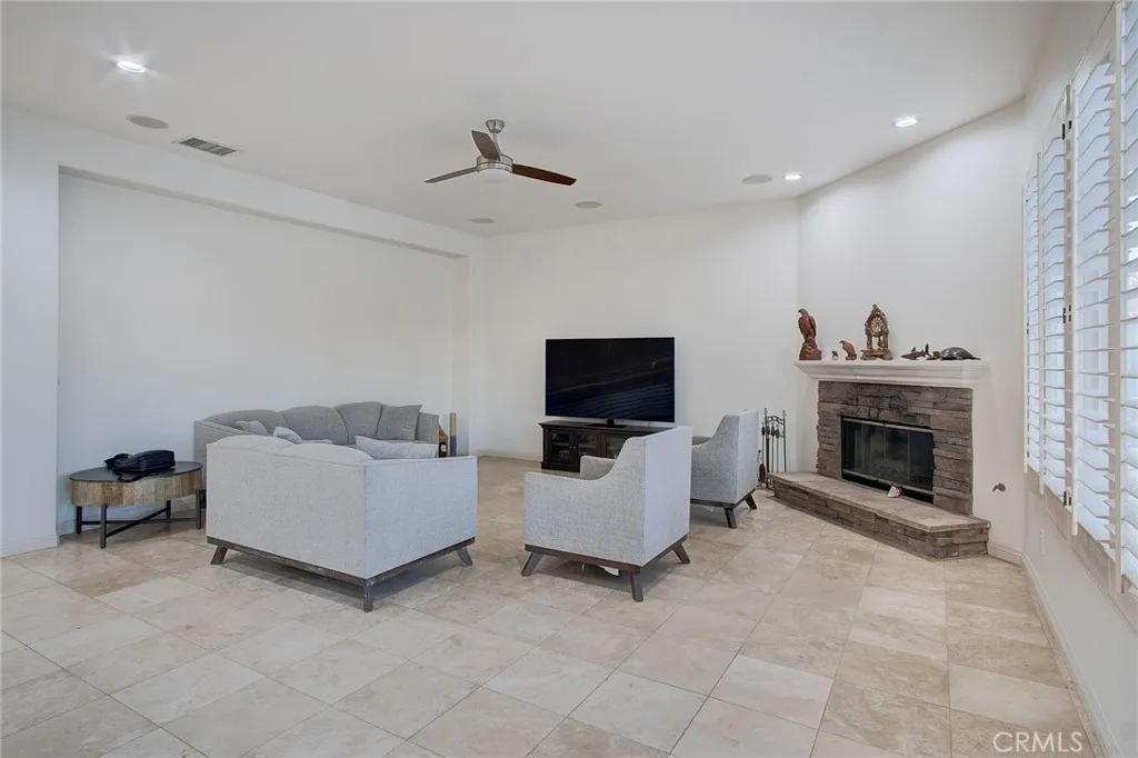 18120 Gentian Avenue, Riverside, California 92508 home-pic-28