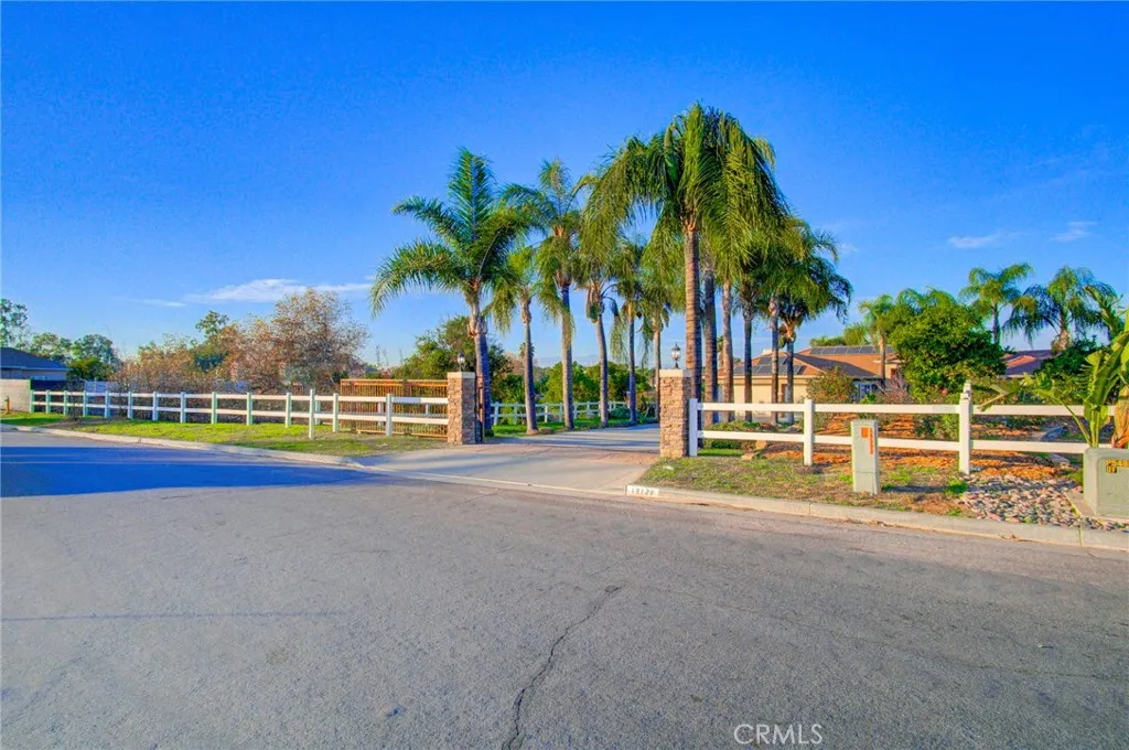 18120 Gentian Avenue, Riverside, California 92508 home-pic-4