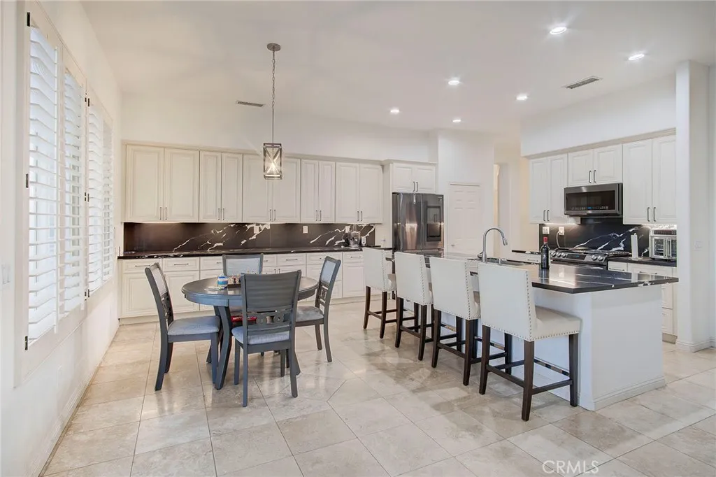 18120 Gentian Avenue, Riverside, California 92508 home-pic-31