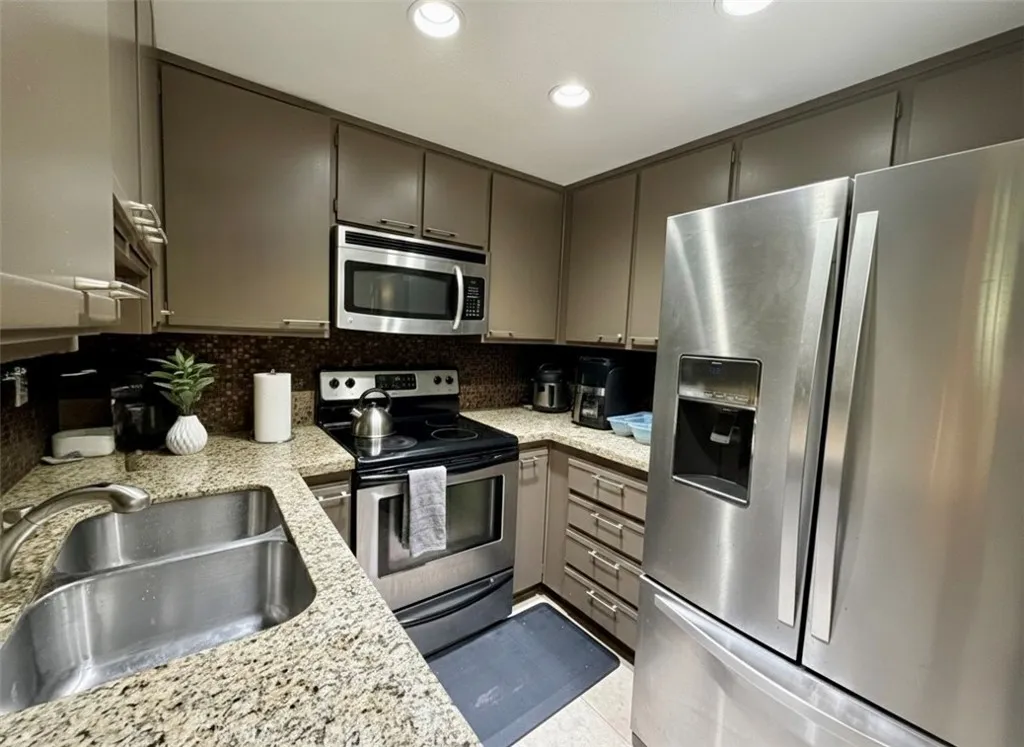 7 Silktassel, Rancho Santa Margarita, California 92688 home-pic-3