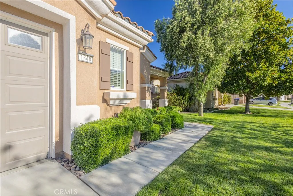 1648 1648 Via Simpatico, Hemet, California 92545 home-pic-3