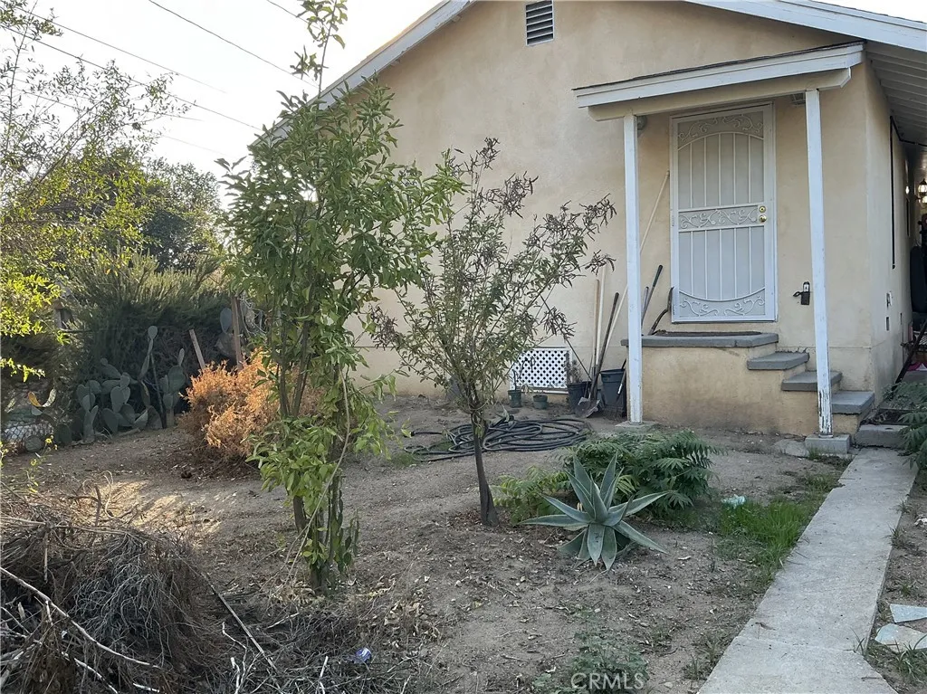 1452 Fairview, Colton, California 92324 home-pic-3