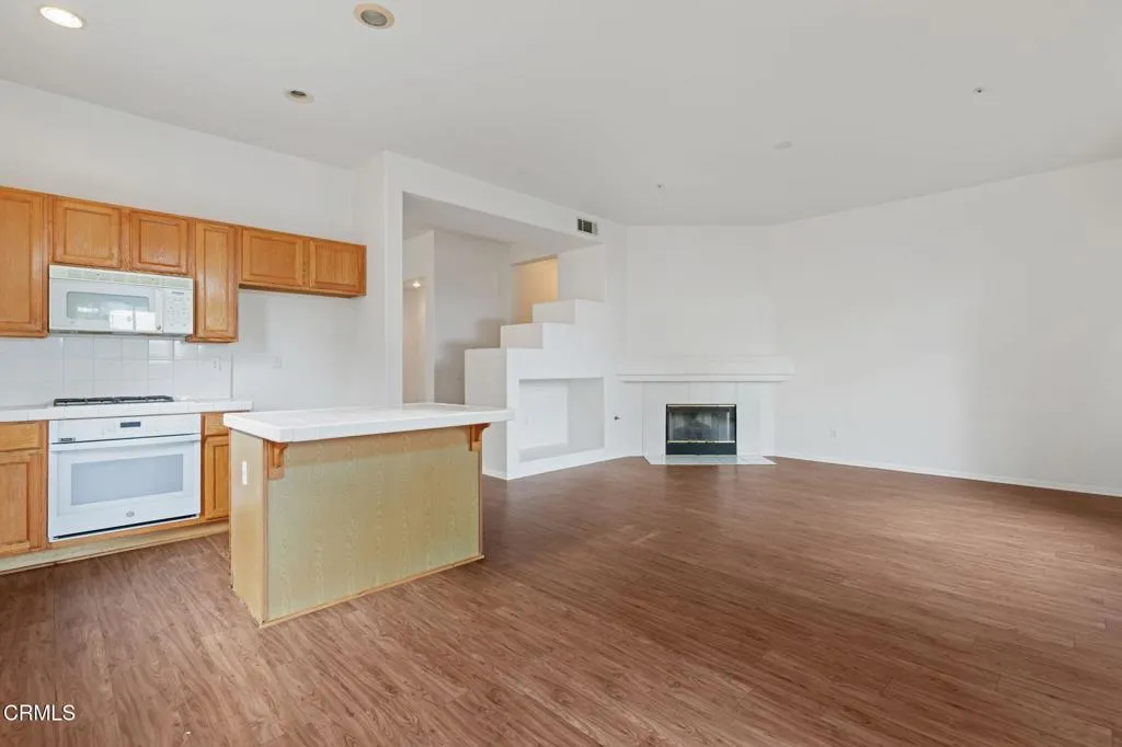 1930 Del Amo Way, Oxnard, California 93036 home-pic-13