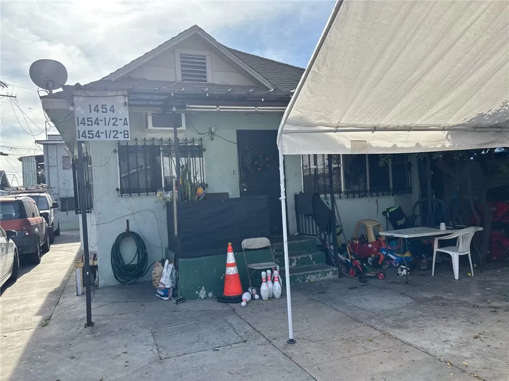 1454 E 50th